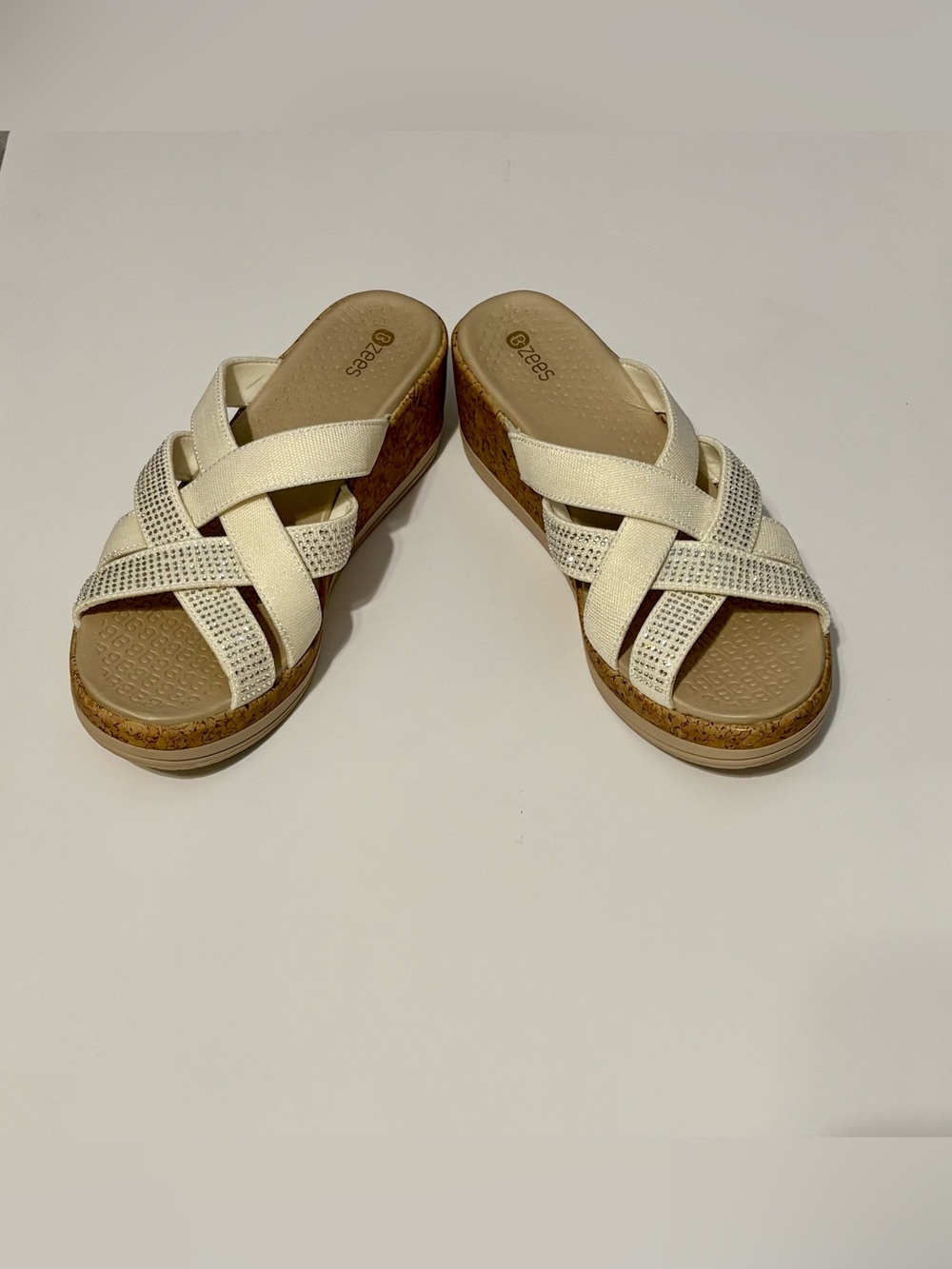 Bzees Reign Wedge Slide Sandal Off White Lightweight Crisscross Straps Size 8.5W